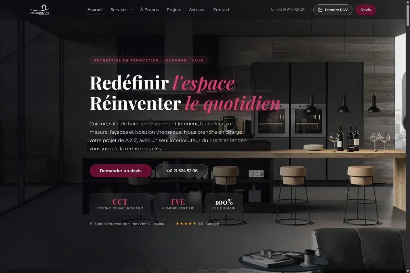 Aperçu de la page d’accueil du site Rénov-Domus et de sa navigation sur ordinateur